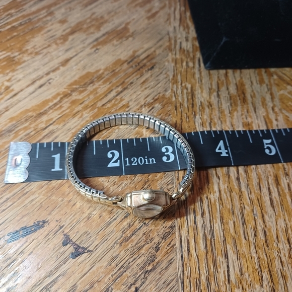 1950's Hamilton Wind Up Watch 17 Jewels 10K Solid Gold case working. Band is not - Picture 6 of 11